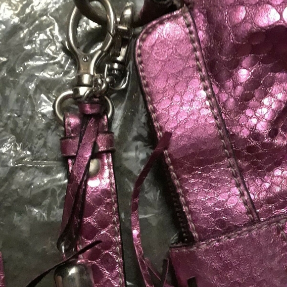 GUESS Wristlet Clutch Bag - Picture 4 of 4
